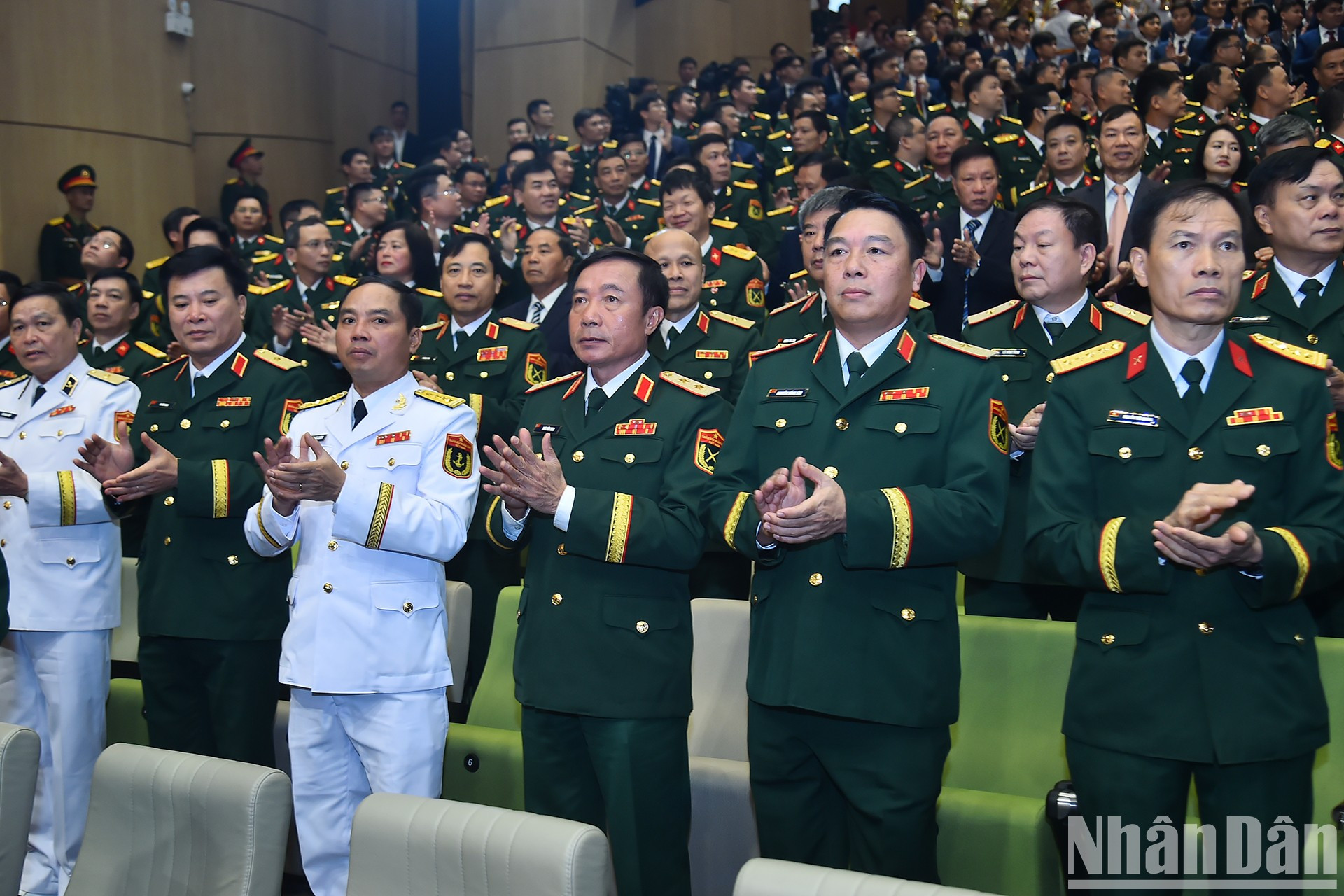 Asistentes a la ceremonia. Asistentes a la ceremonia.