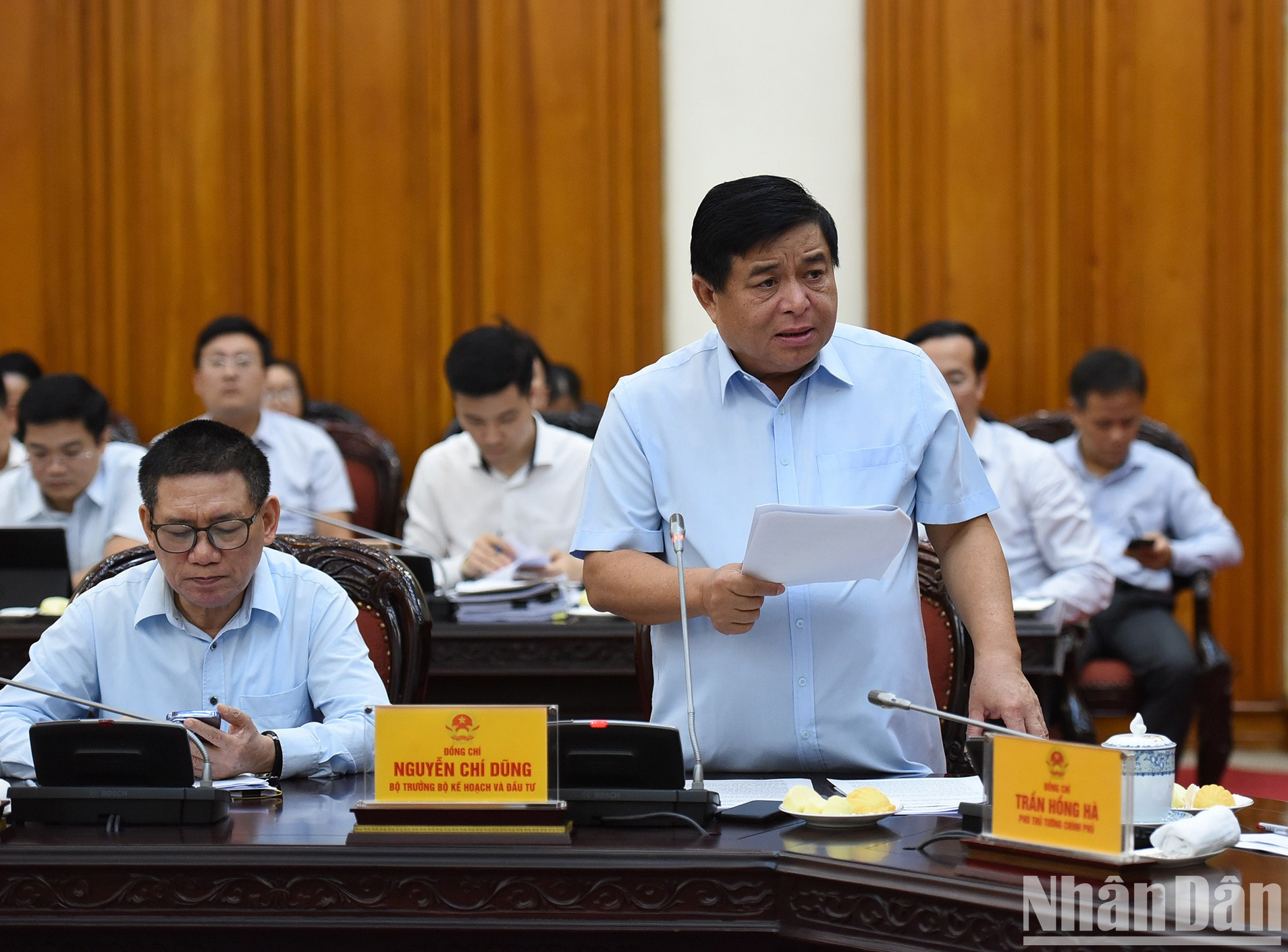 El ministro de Planificación e Inversión, Nguyen Chi Dung, en la reunión.