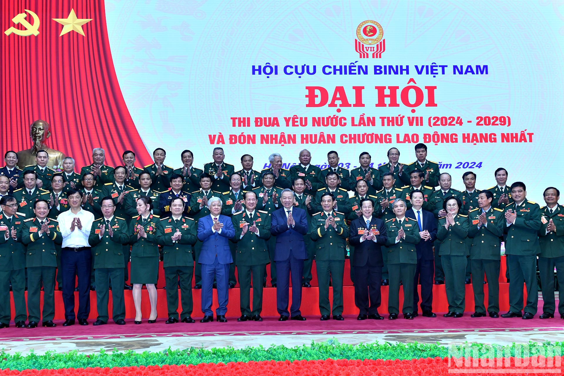 To Lam y otros delegados en el evento. To Lam y otros delegados en el evento.