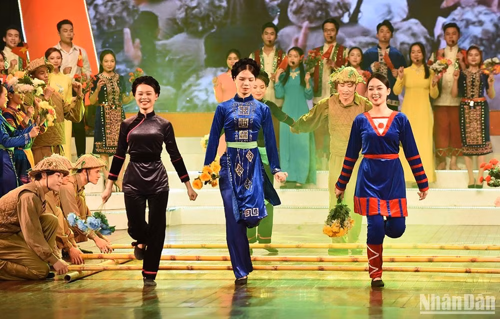 El espectáculo es una de las actividades para celebrar el 80 aniversario del Esquema de la Cultura vietnamita.