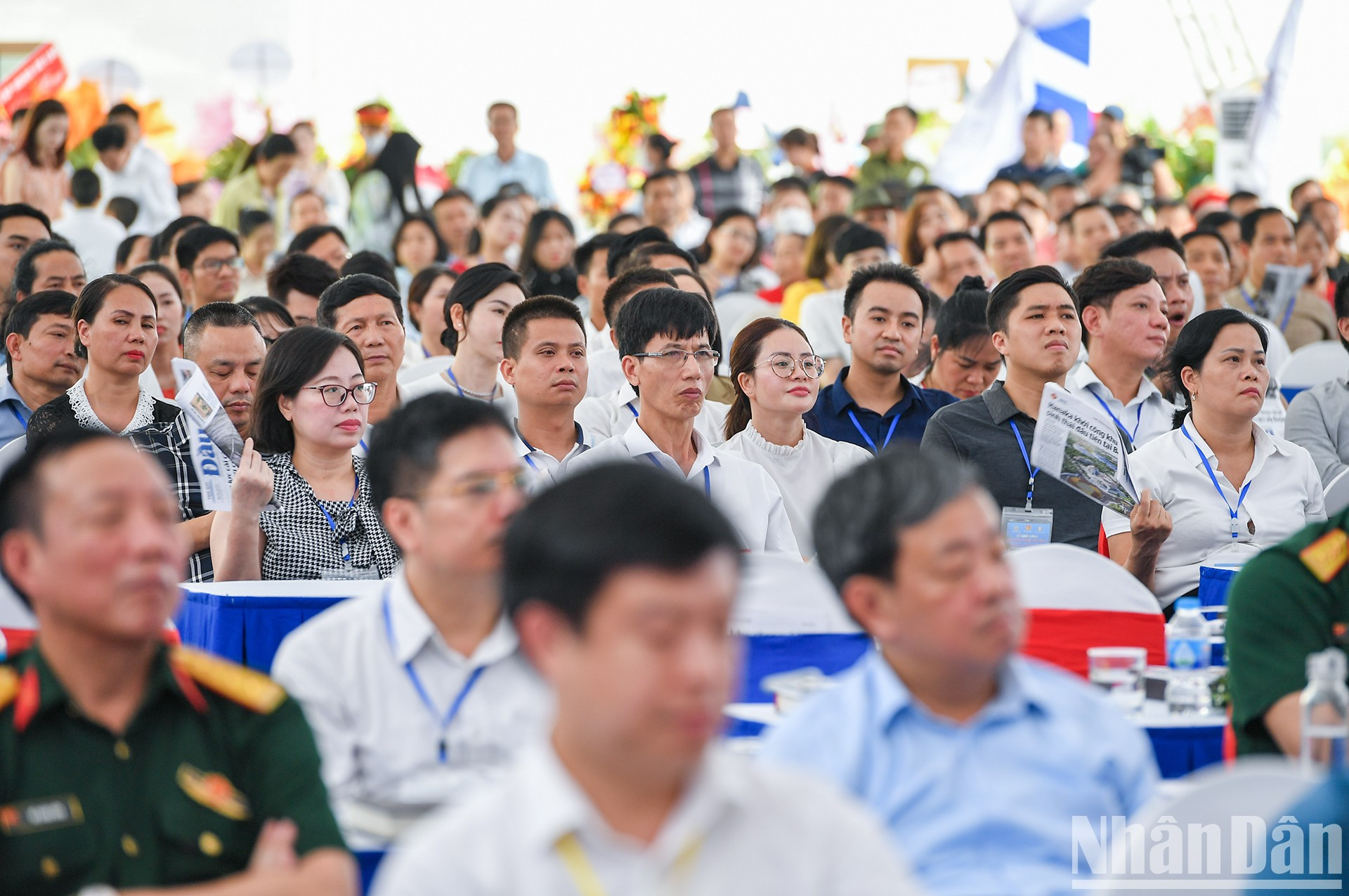 La población de Bac Ninh participa en la cita.