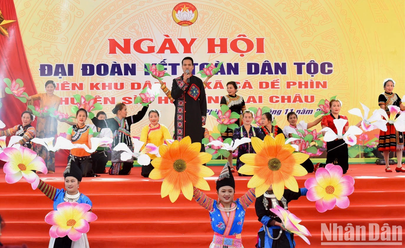 El programa artístico abre el festival. El programa artístico abre el festival.