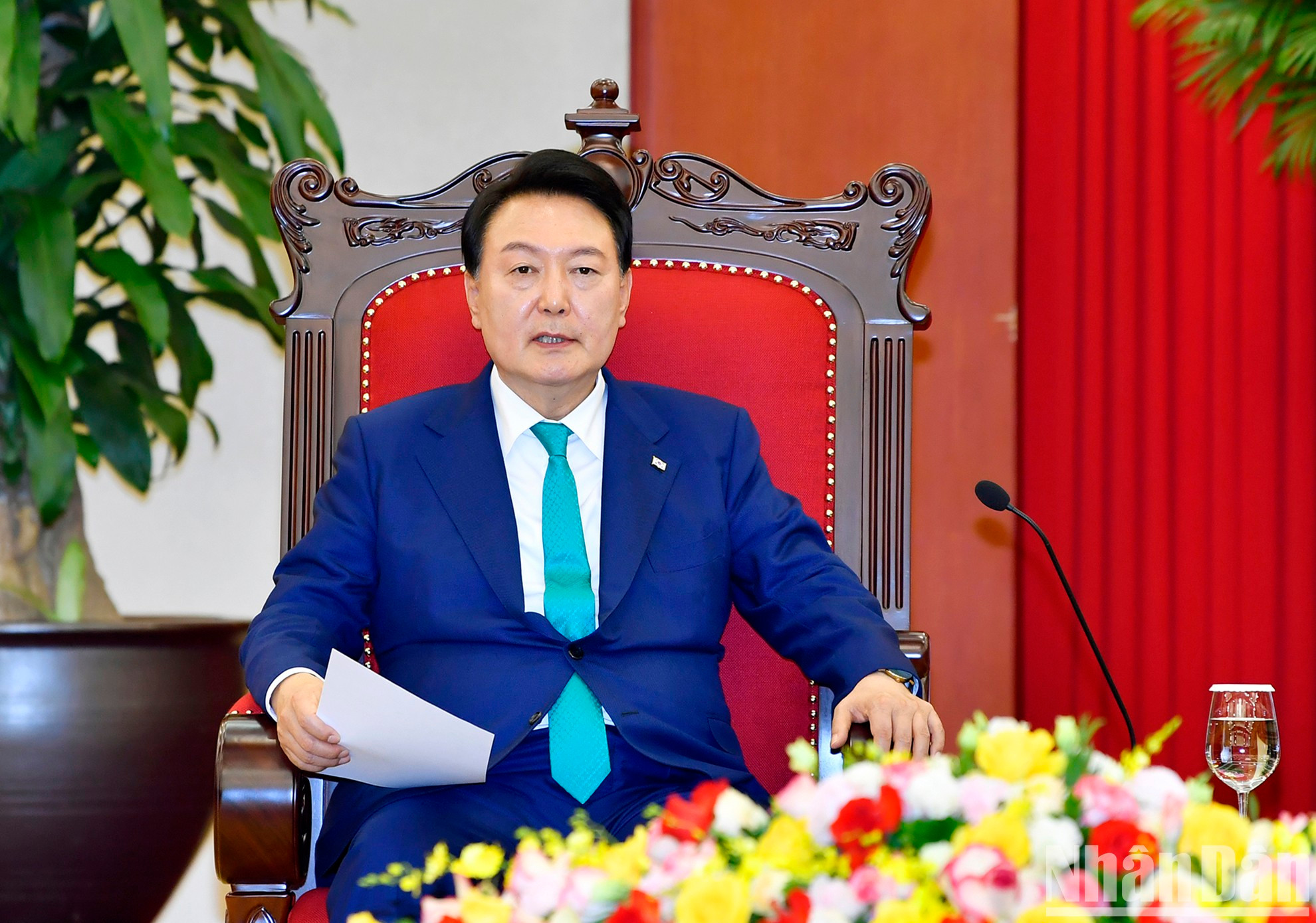 Yoon suk Yeol habla en la cita.