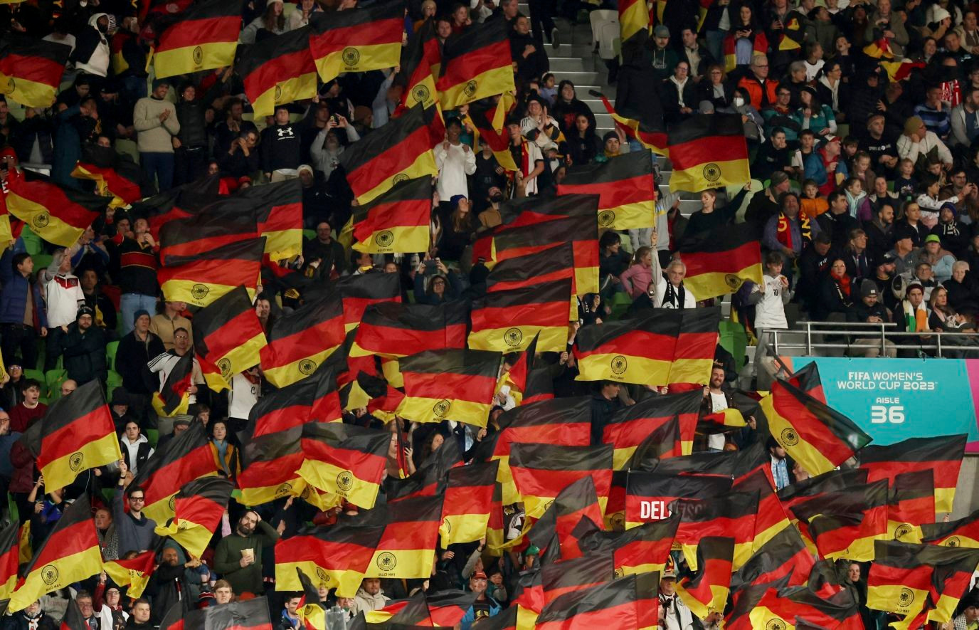 Las banderas alemanas llenan las gradas del Estadio Rectangular de Melbourne. (Foto: Reuters) Las banderas alemanas llenan las gradas del Estadio Rectangular de Melbourne. (Foto: Reuters)