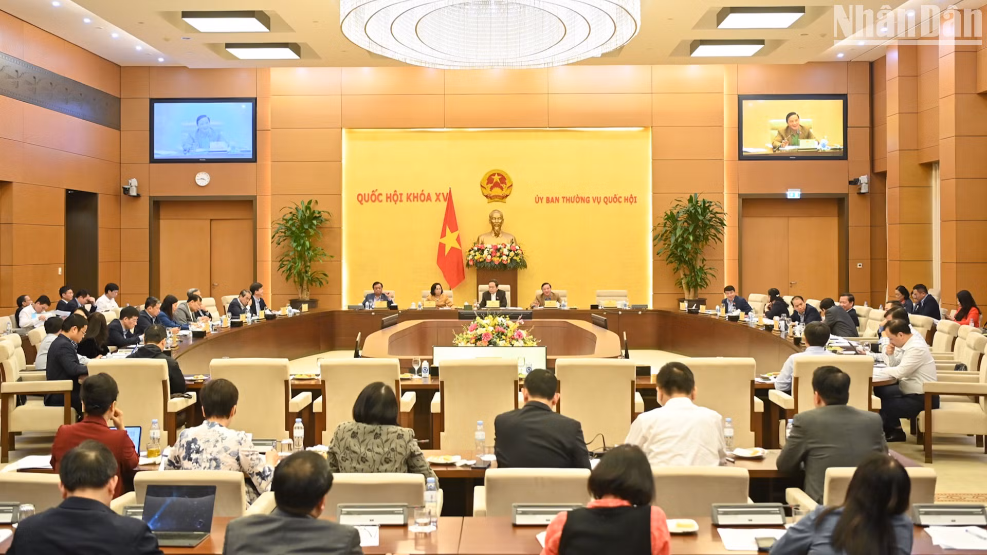 [Foto] Titular legislativo preside reunión con el Consejo de Asuntos Étnicos y las comisiones parlamentarias