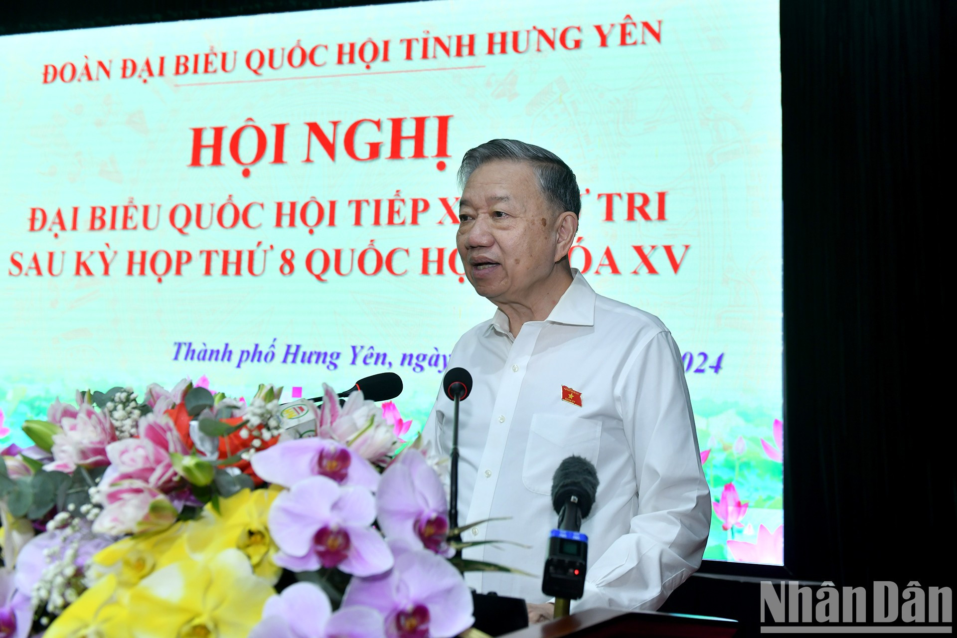 To Lam habla en el evento.