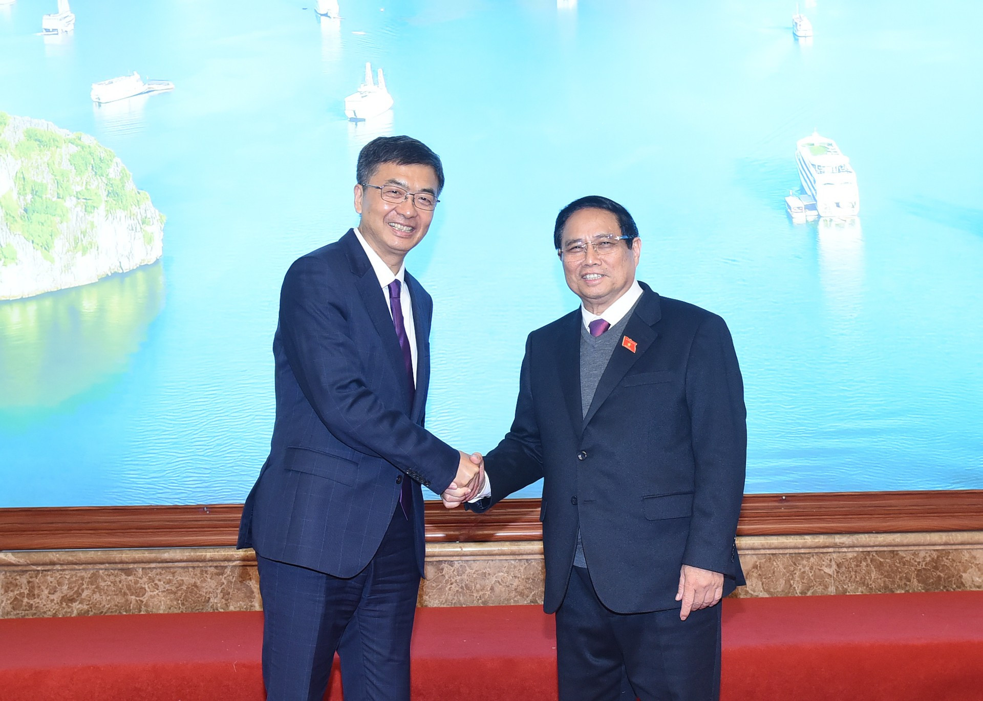 Minh Chinh recibe al visitante chino.