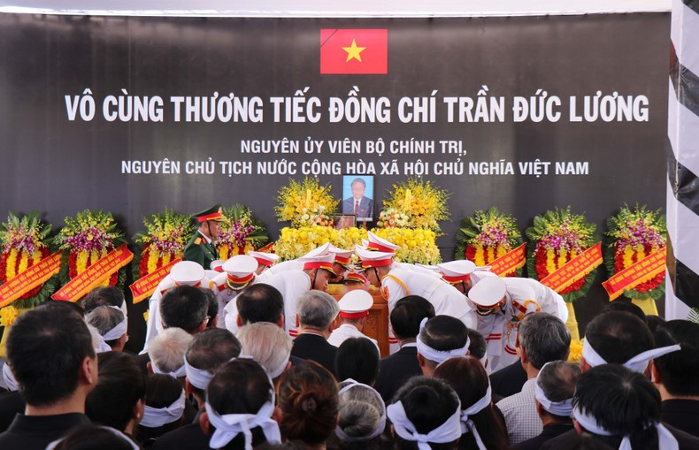 Escena de la ceremonia. Escena de la ceremonia.