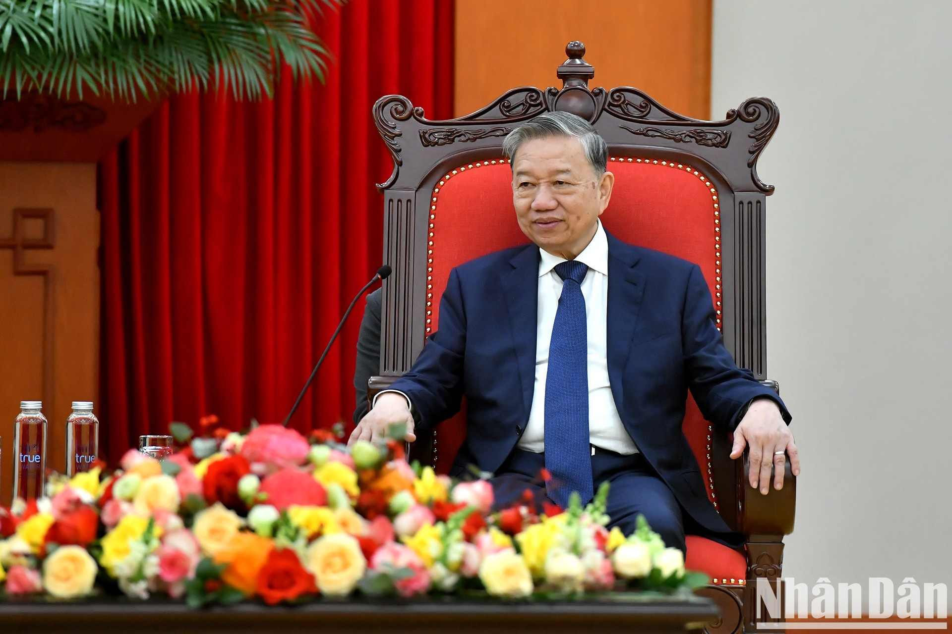 To Lam habla en el evento.