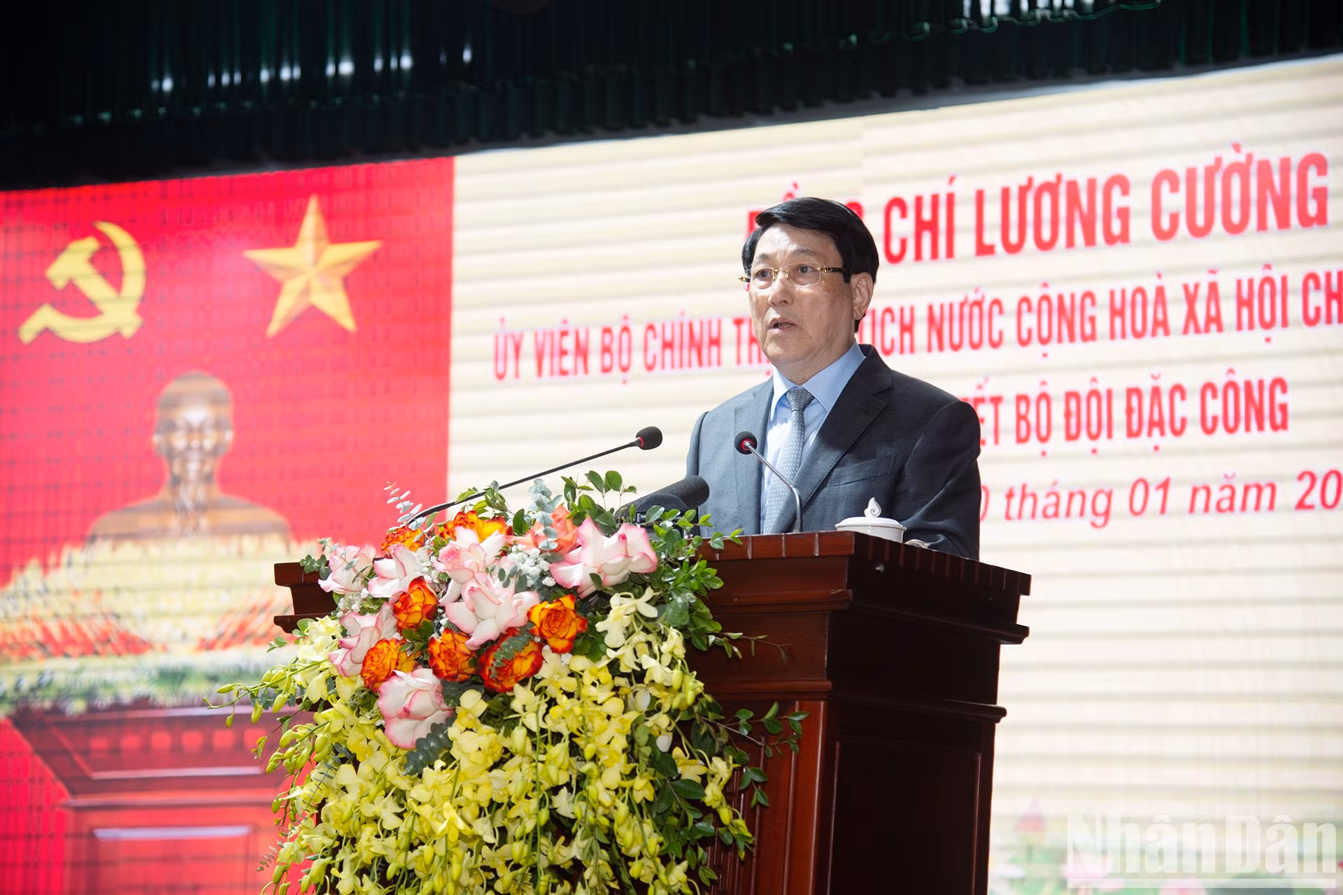 Luong Cuong habla en el evento.