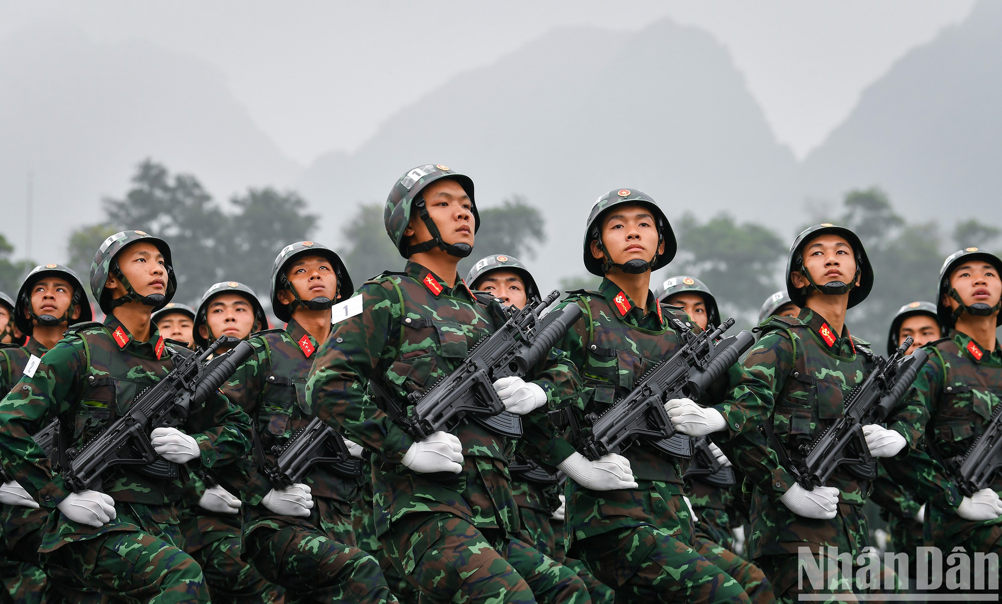 [Foto] Ensayo del desfile militar para celebrar el 70 aniversario de la victoria de Dien Bien Phu