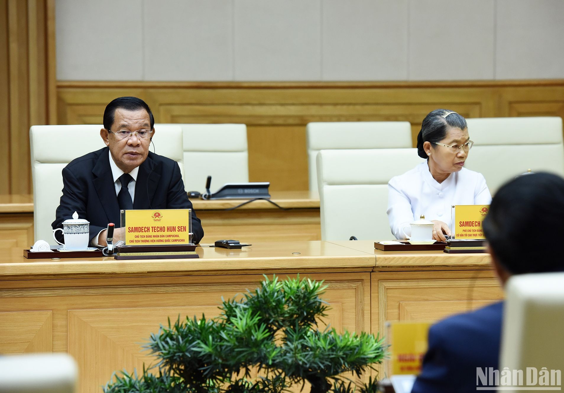 Hun Sen interviene en la cita.