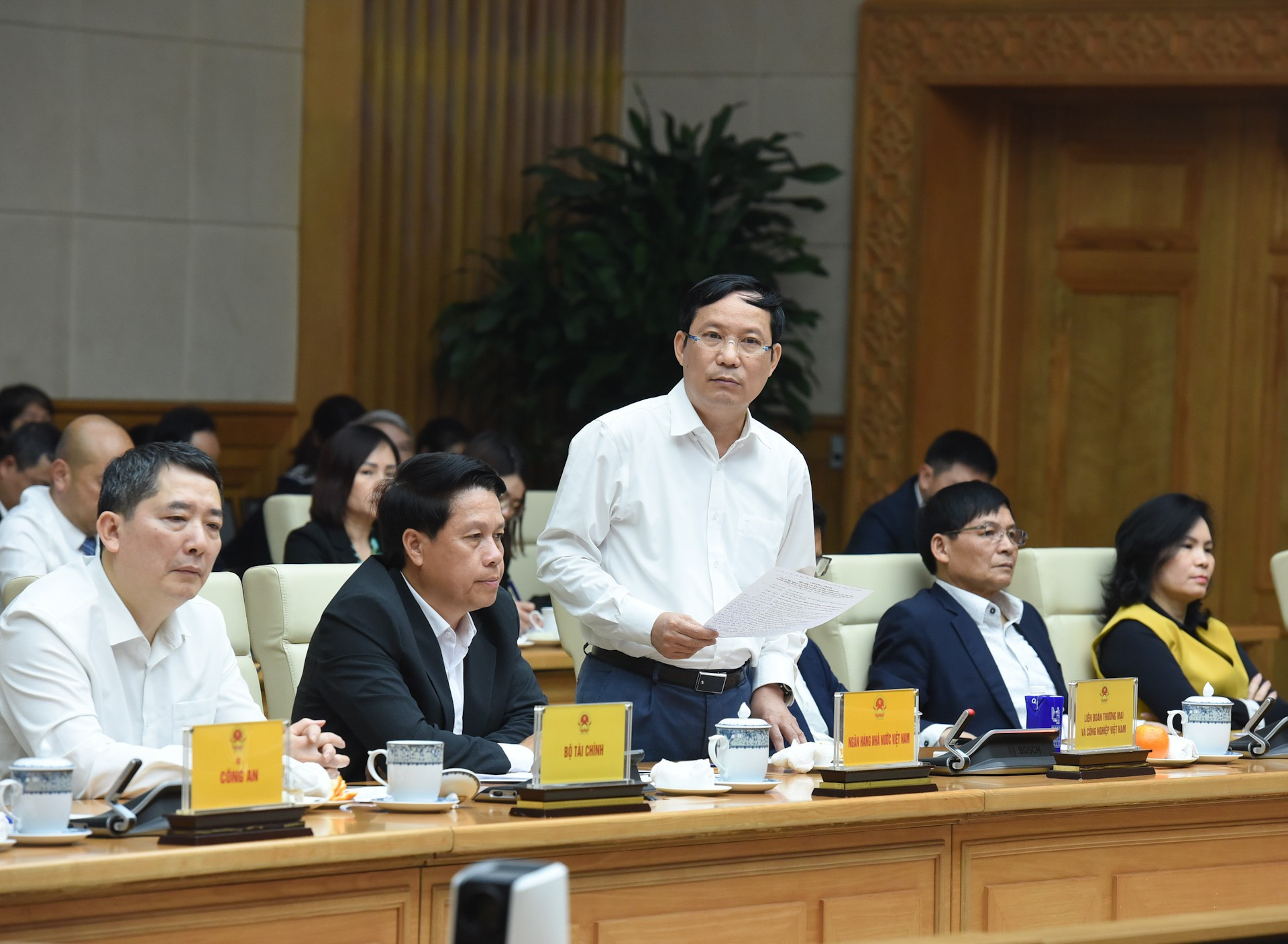 El presidente de la Cámara de Comercio e Industria de Vietnam (VCCI), Pham Tan Cong, habla en la cita. El presidente de la Cámara de Comercio e Industria de Vietnam (VCCI), Pham Tan Cong, habla en la cita.
