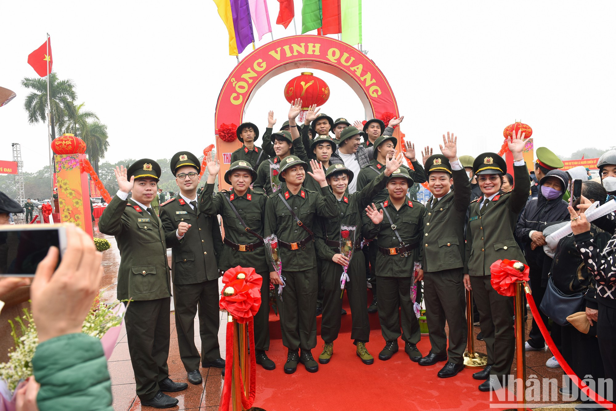 Los jóvenes que irán al servicio de seguridad pública popular manifestaron su disposición de cumplir las tareas asignadas. Los jóvenes que irán al servicio de seguridad pública popular manifestaron su disposición de cumplir las tareas asignadas.