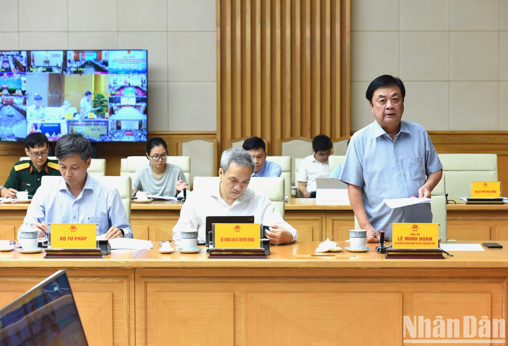 Habla Le Minh Hoan, ministro de Agricultura y Desarrollo Rural. Habla Le Minh Hoan, ministro de Agricultura y Desarrollo Rural.