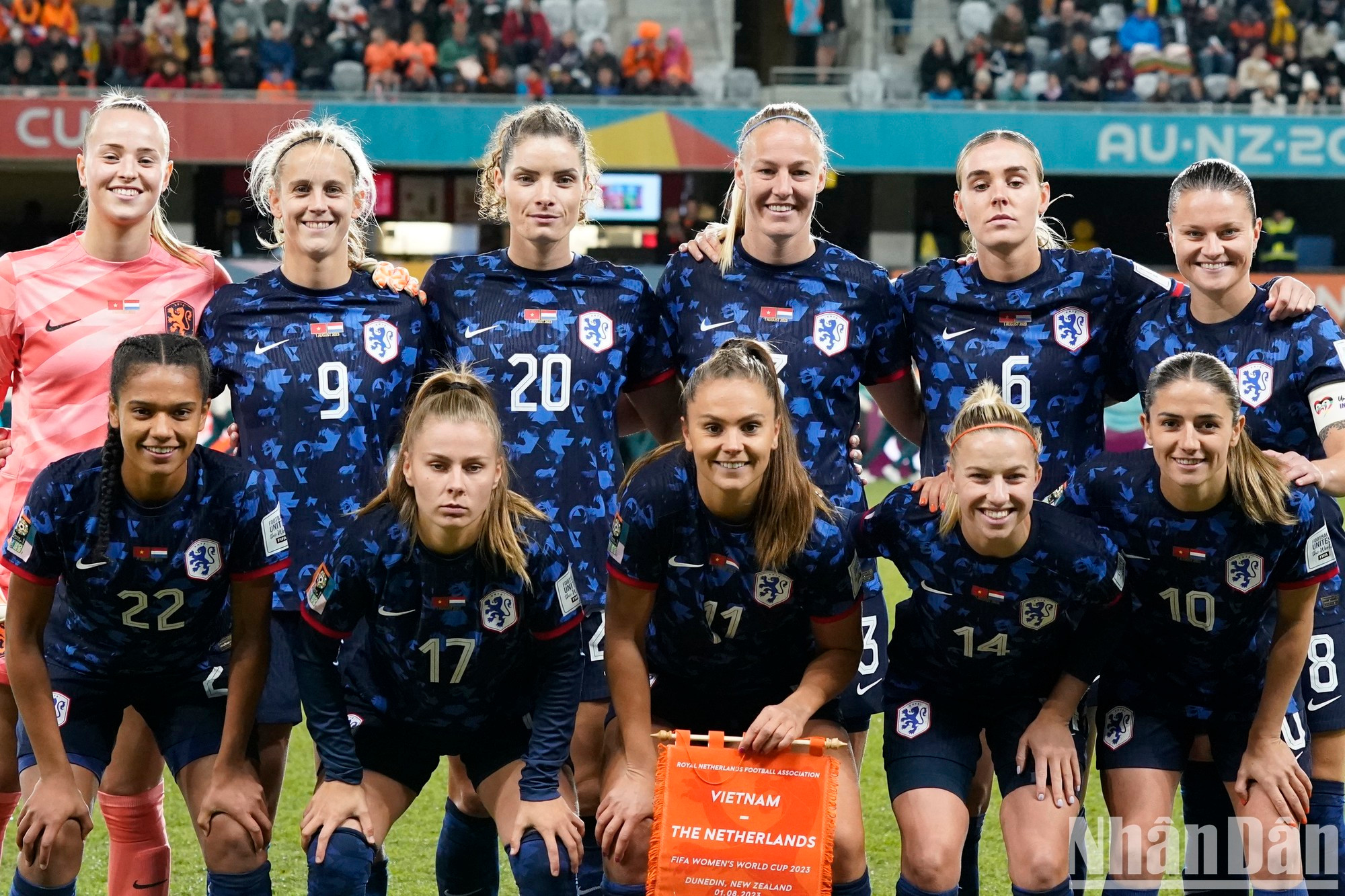 La alineación inicial del equipo femenino neerlandés. La alineación inicial del equipo femenino neerlandés.
