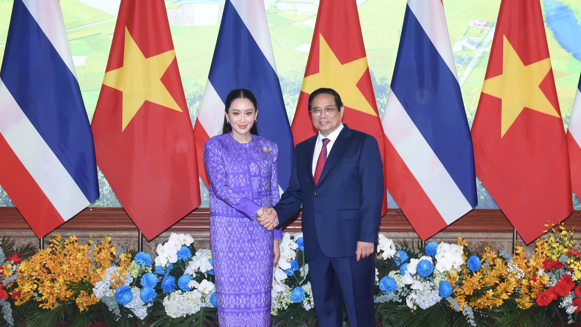 [Foto] Premier vietnamita mantiene conversaciones con su par tailandesa