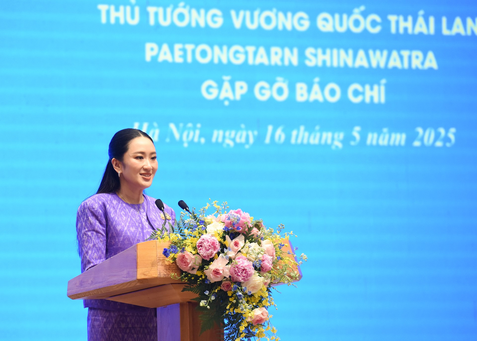 La primera ministra de Tailandia, Paetongtarn Shinawatra, interviene en el acto. La primera ministra de Tailandia, Paetongtarn Shinawatra, interviene en el acto.