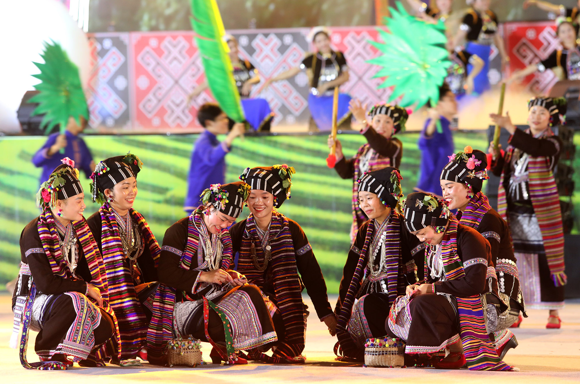 Actuación especial de la etnia Lu en el festival. Actuación especial de la etnia Lu en el festival.