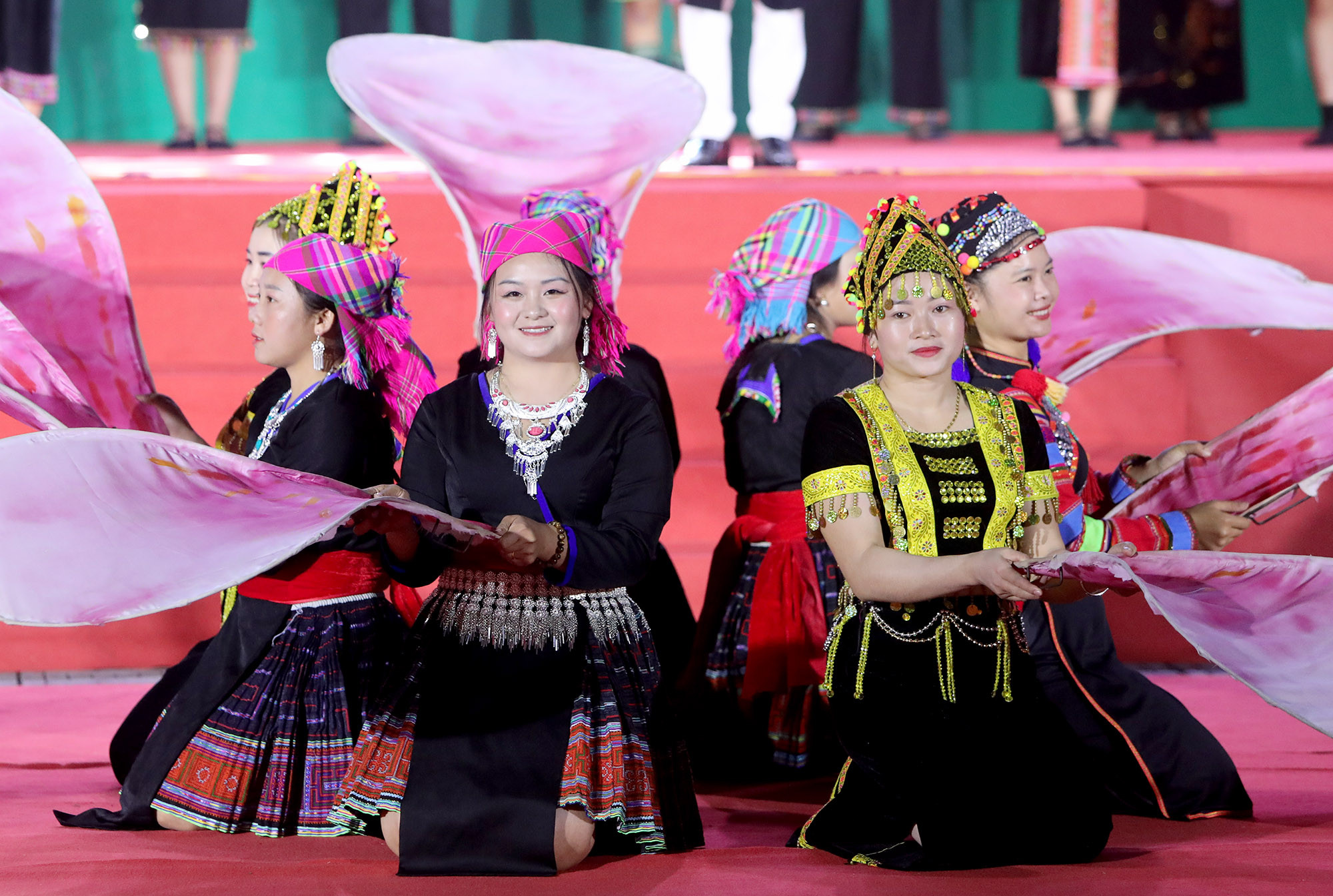 Espectáculo de danza en la noche de intercambio artístico Vietnam-China. Espectáculo de danza en la noche de intercambio artístico Vietnam-China.