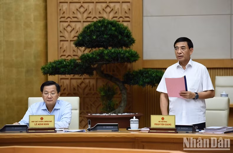 El ministro de Defensa, Phan Van Giang.