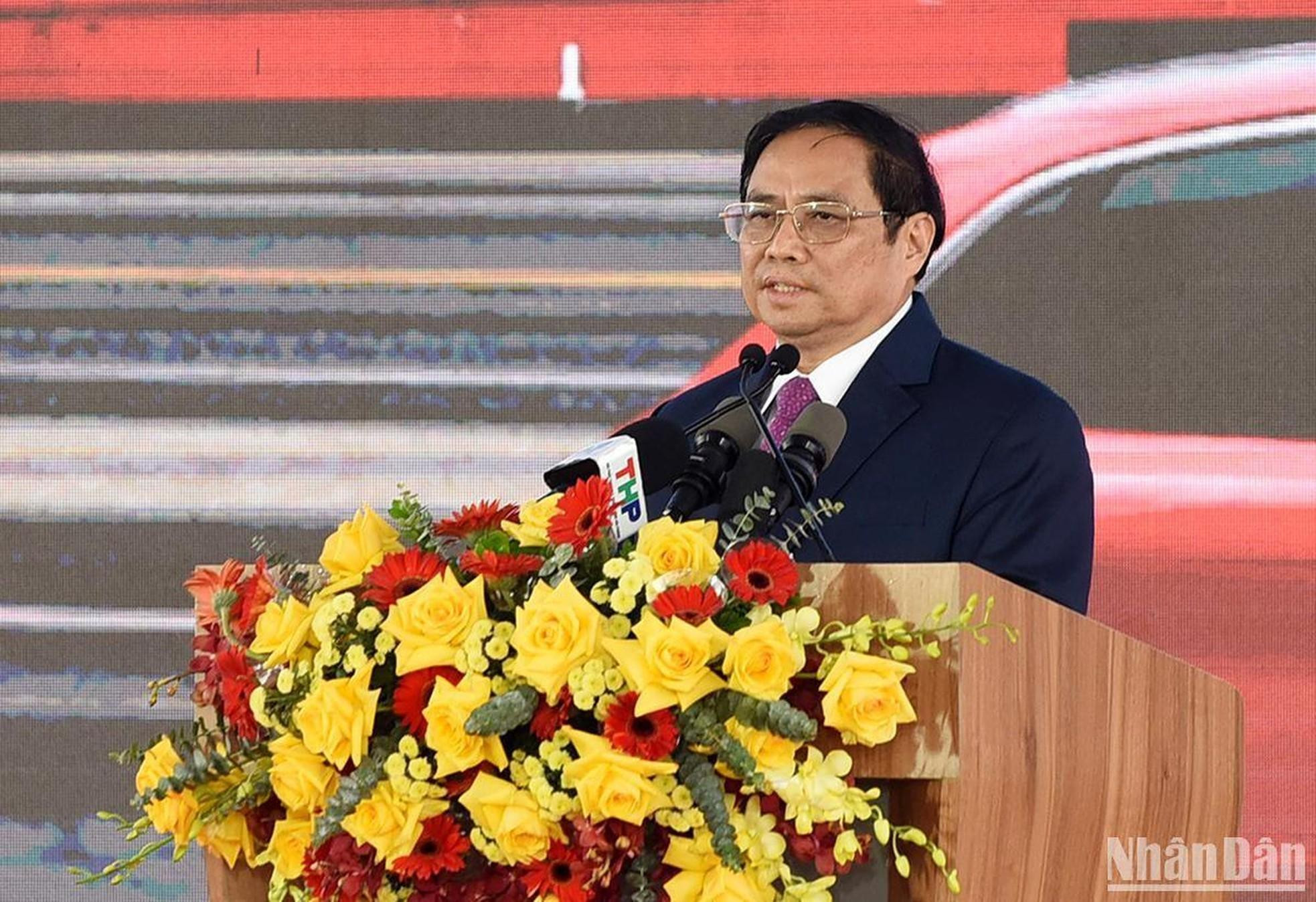 El jefe de Gobierno vietnamita habla en la cita.