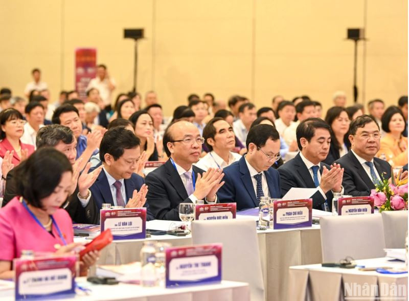 Asistentes a la cita. Asistentes a la cita.