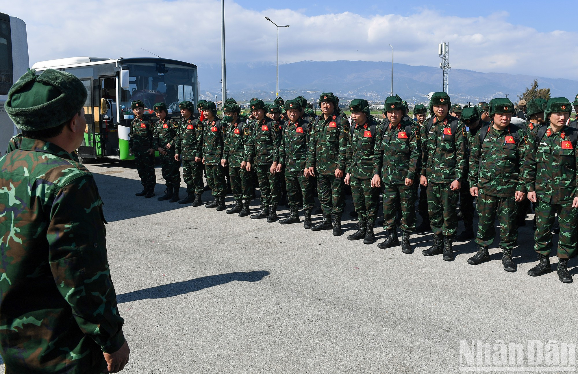 Soldados vietnamitas antes de volver a casa. Soldados vietnamitas antes de volver a casa.
