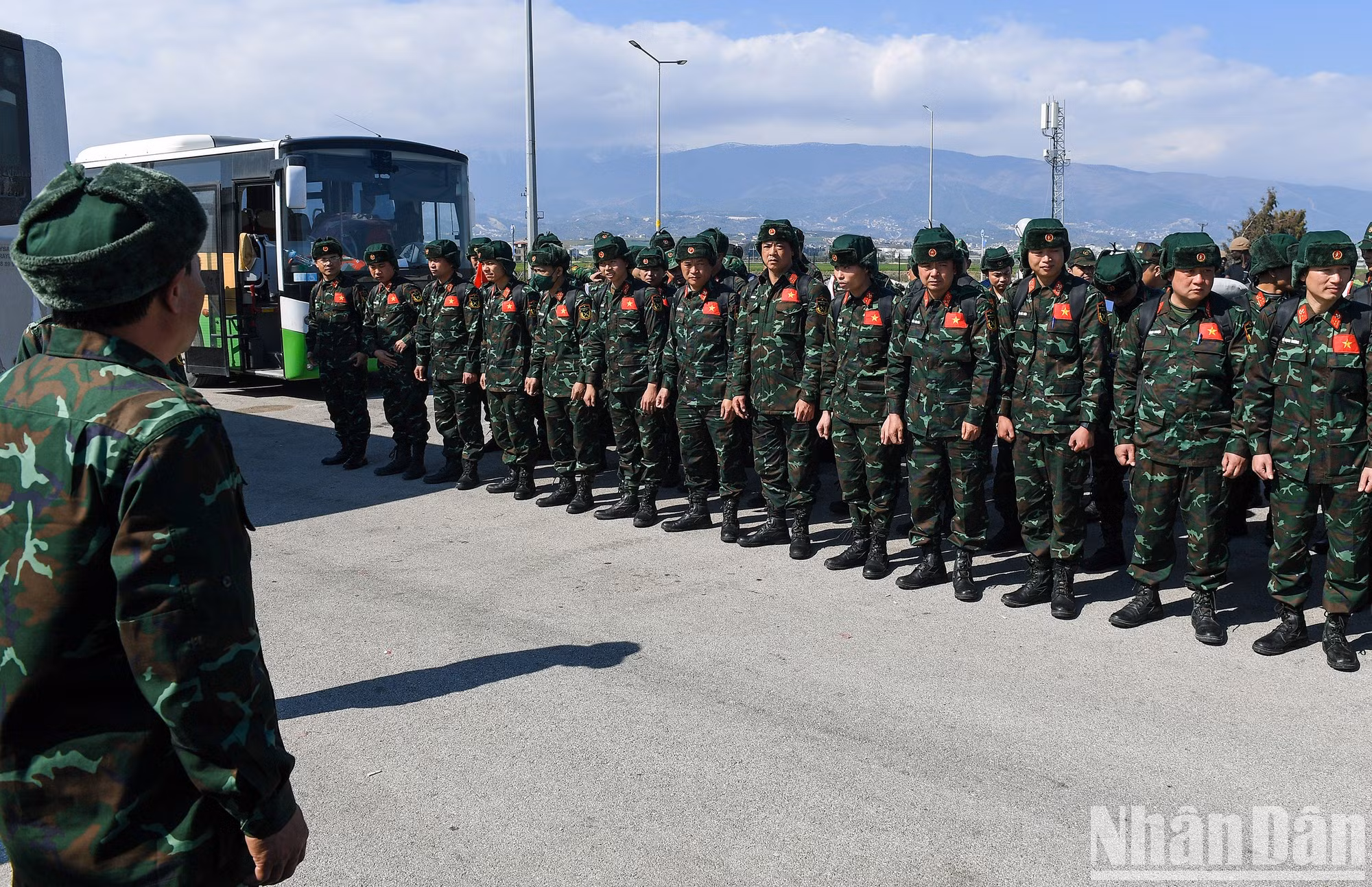 Soldados vietnamitas antes de volver a casa. Soldados vietnamitas antes de volver a casa.