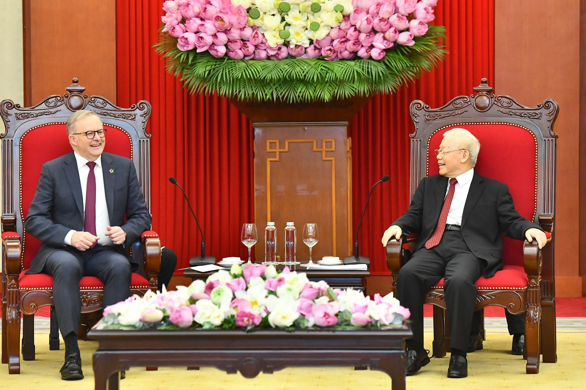 El máximo dirigente partidista de Vietnam y el jefe de Gobierno australiano en el encuentro. El máximo dirigente partidista de Vietnam y el jefe de Gobierno australiano en el encuentro.