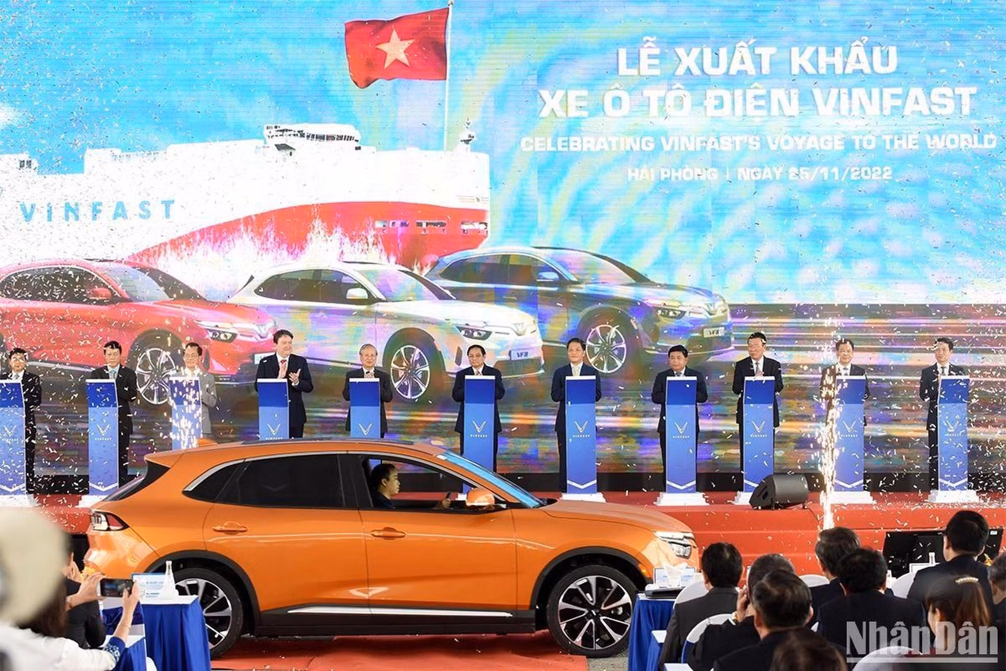 Ceremonia de exportación de los autos eléctricos EV del modelo VF8 a Estados Unidos.