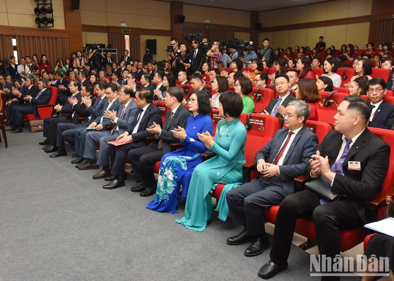 Asistentes a la cita. Asistentes a la cita.