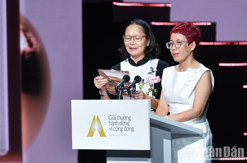 El Comité Organizador anuncia los proyectos ganadores de la categoría de Ideas para la Comunidad. El Comité Organizador anuncia los proyectos ganadores de la categoría de Ideas para la Comunidad.