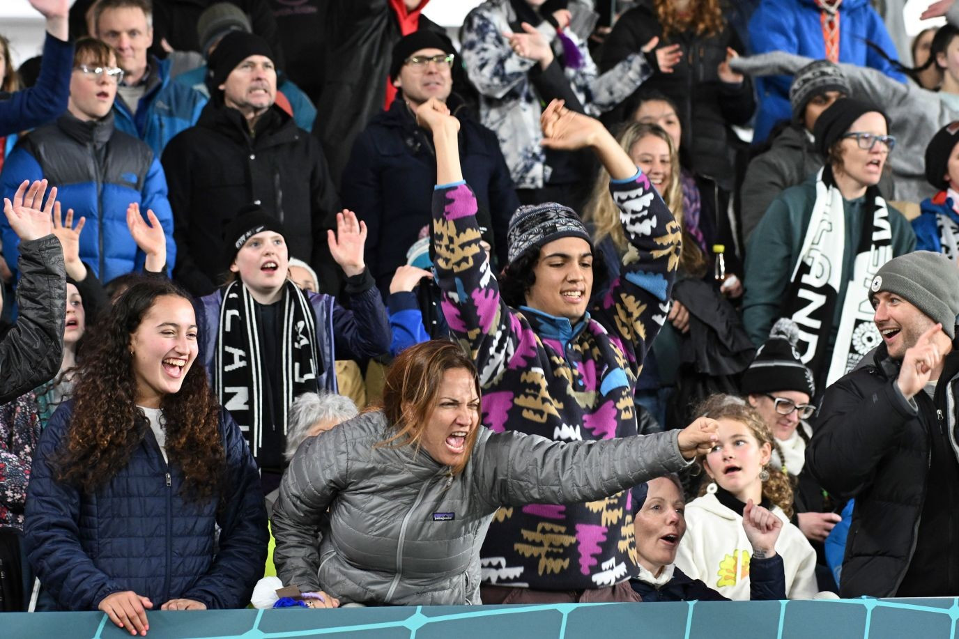 Los aficionados de Nueva Zelanda están emocionados con la victoria de su selección femenina en el partido debut contra Noruega. (Foto: AP) Los aficionados de Nueva Zelanda están emocionados con la victoria de su selección femenina en el partido debut contra Noruega. (Foto: AP)