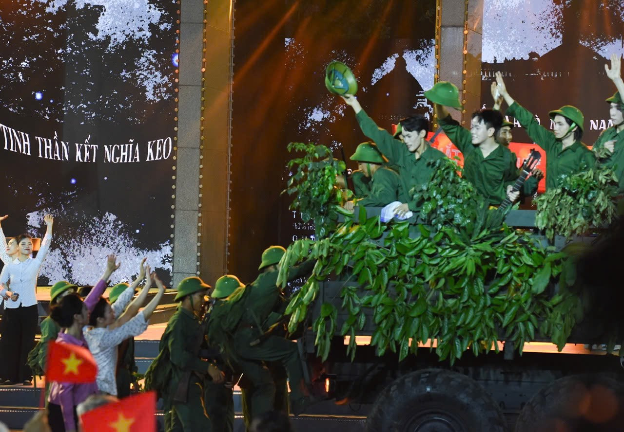 Una actuación artística del programa en Hanói.