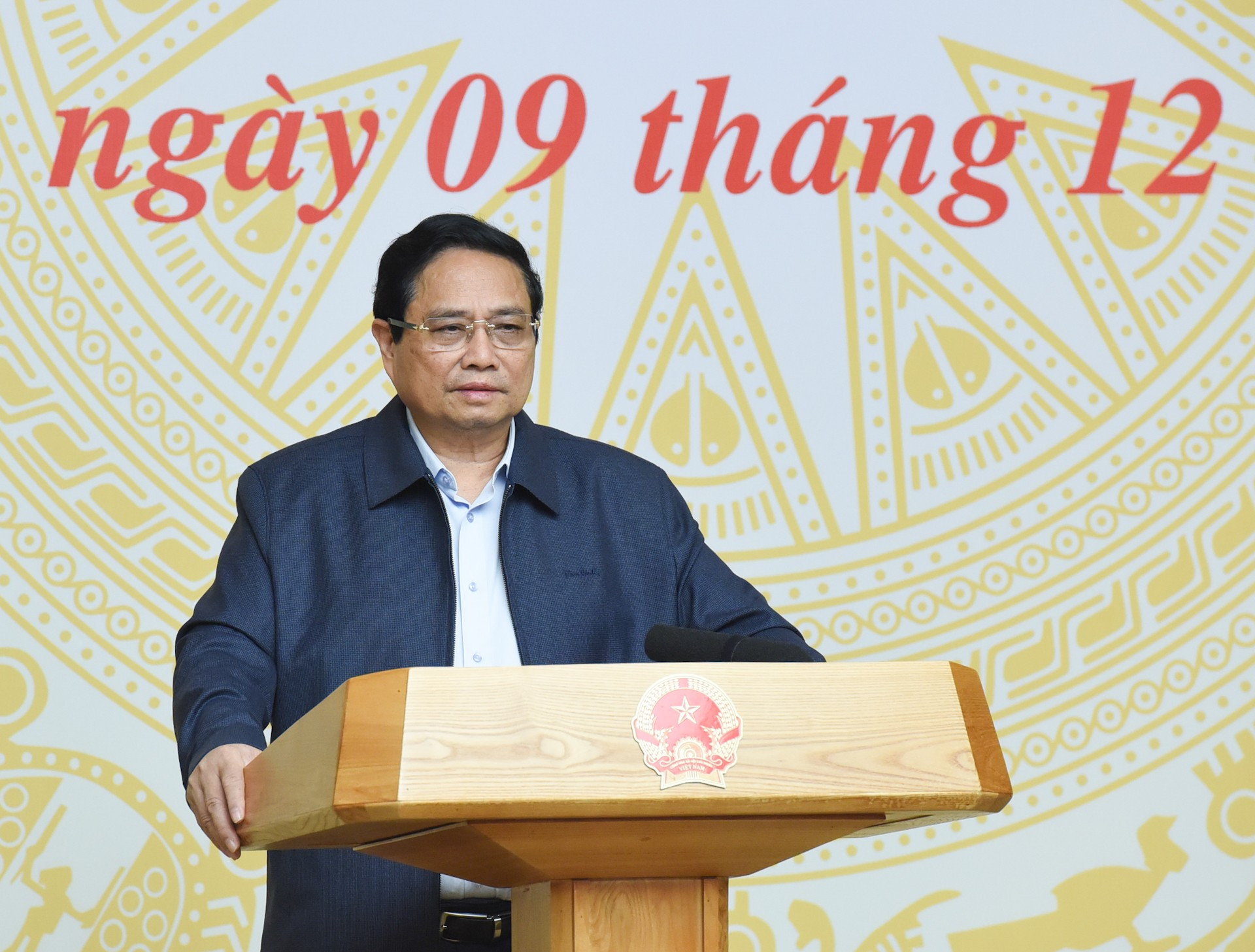 El también presidente del Consejo habla en el evento. El también presidente del Consejo habla en el evento.