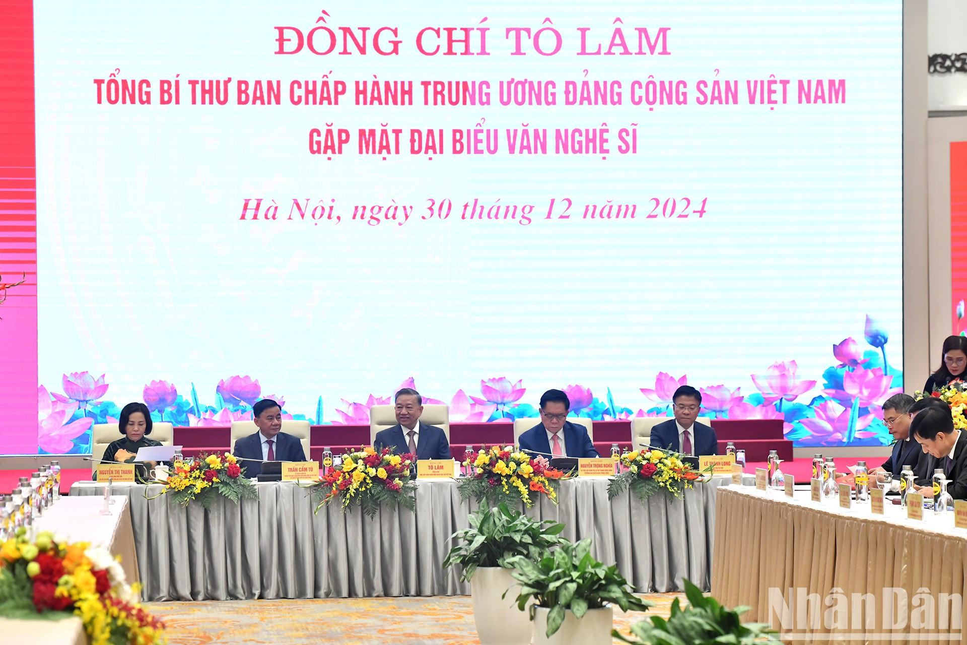 Los dirigentes del Partido y del Estado en el evento.