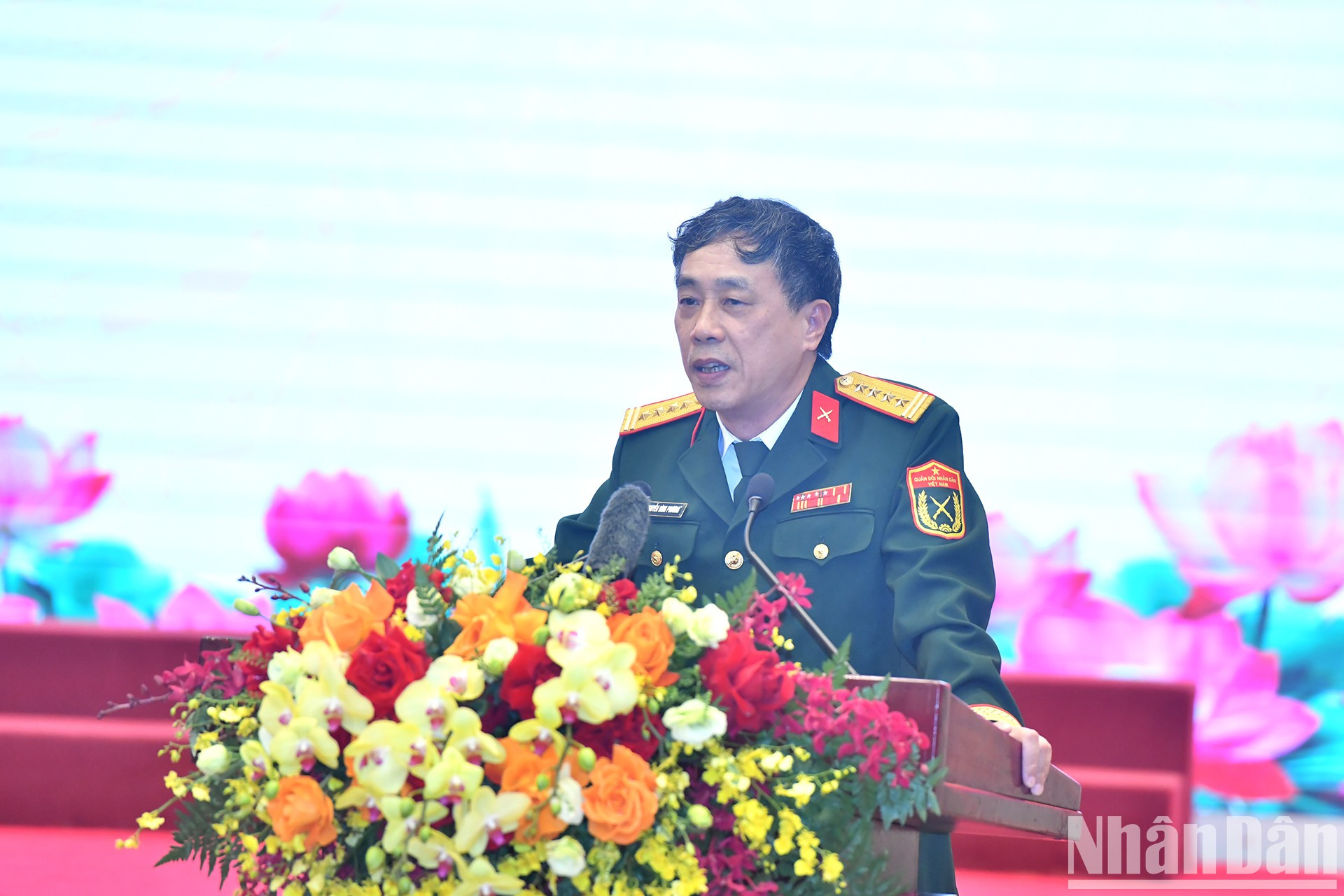 Un delegado expone su ponencia.