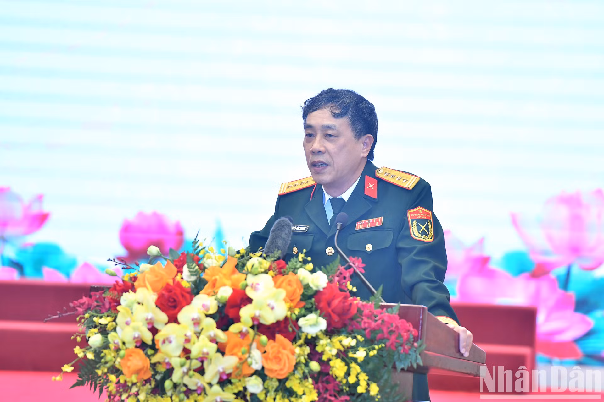 Un delegado expone su ponencia.