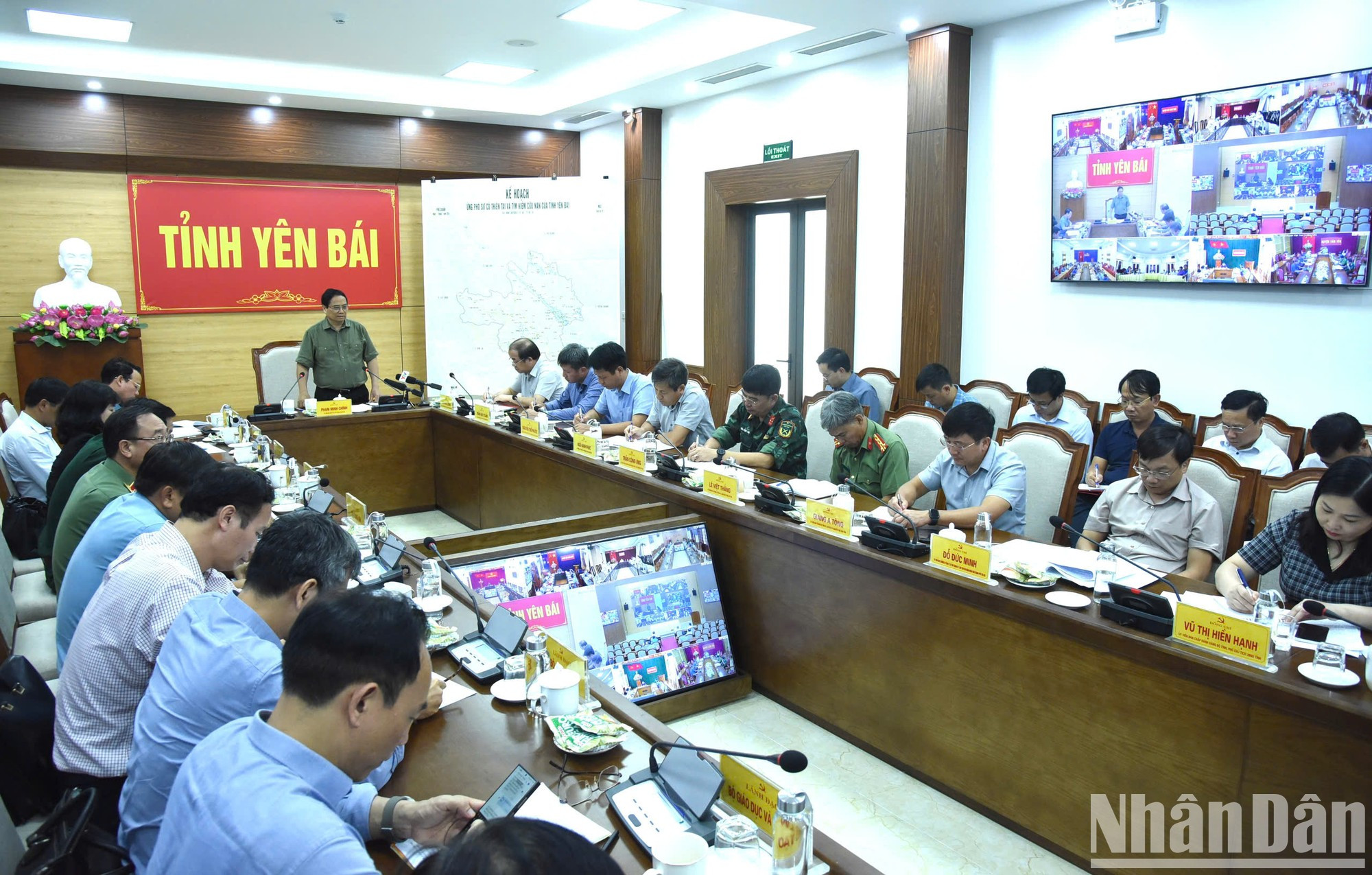 Minh Chinh trabaja con la provincia de Yen Bai para encontrar medidas destinadas a superar las consecuencias de las inundaciones.