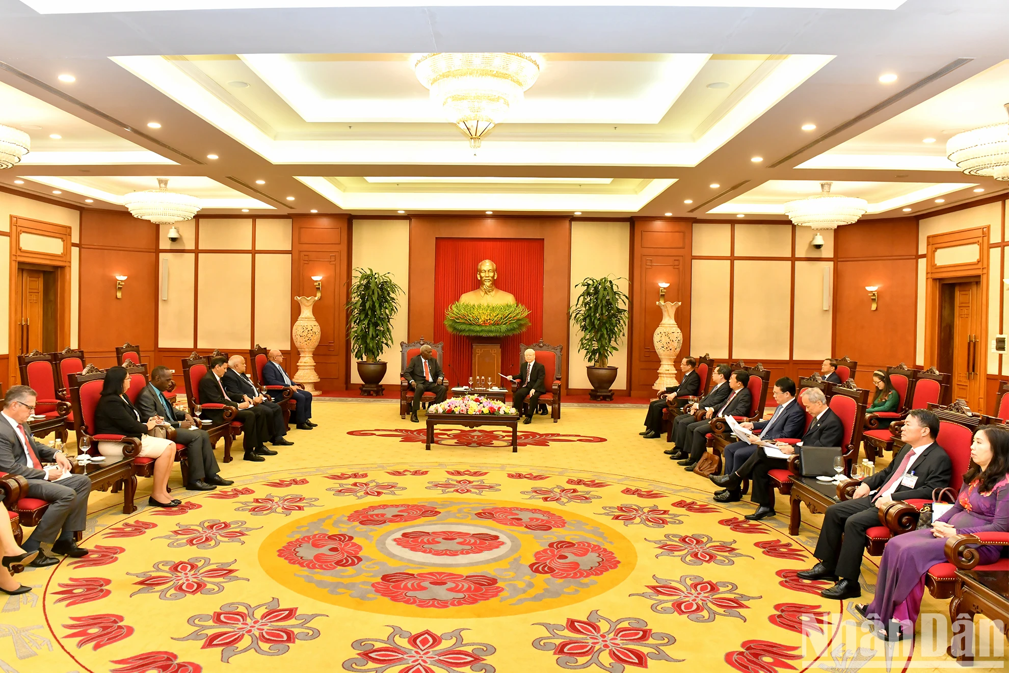 Panorama del encuentro. Panorama del encuentro.