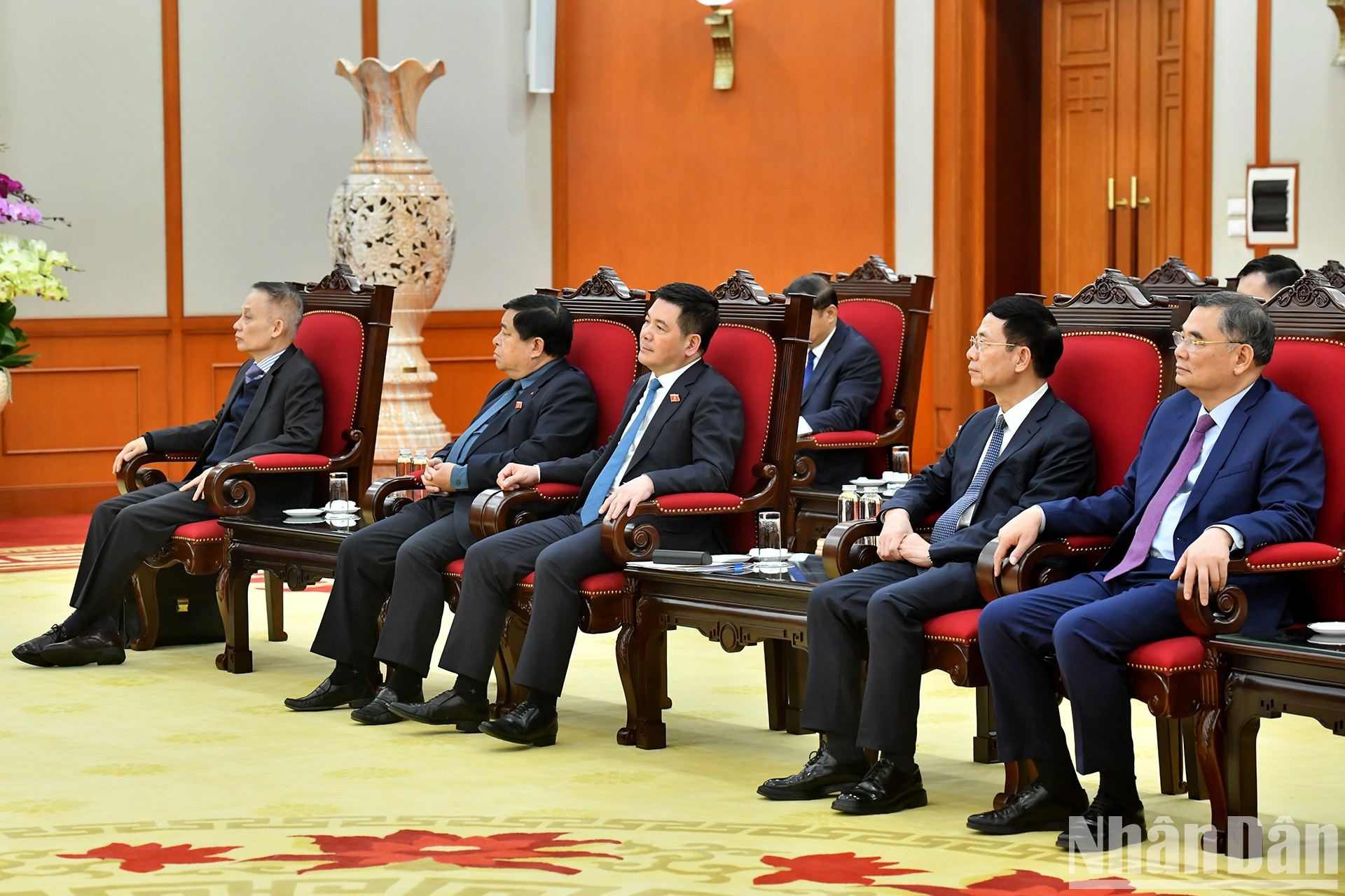 Asistentes vietnamitas en el evento.