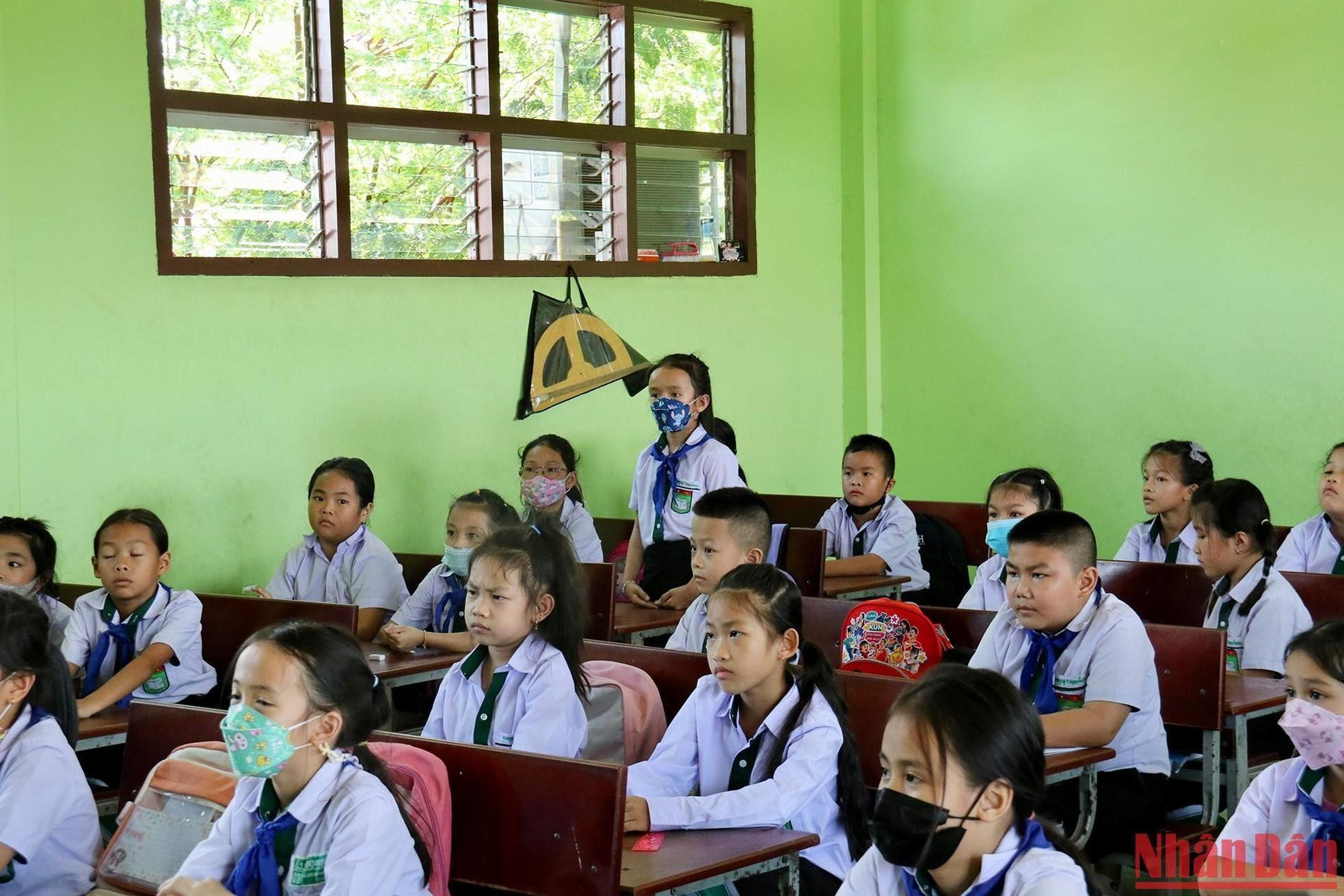 y los alumnos la responden. y los alumnos la responden.