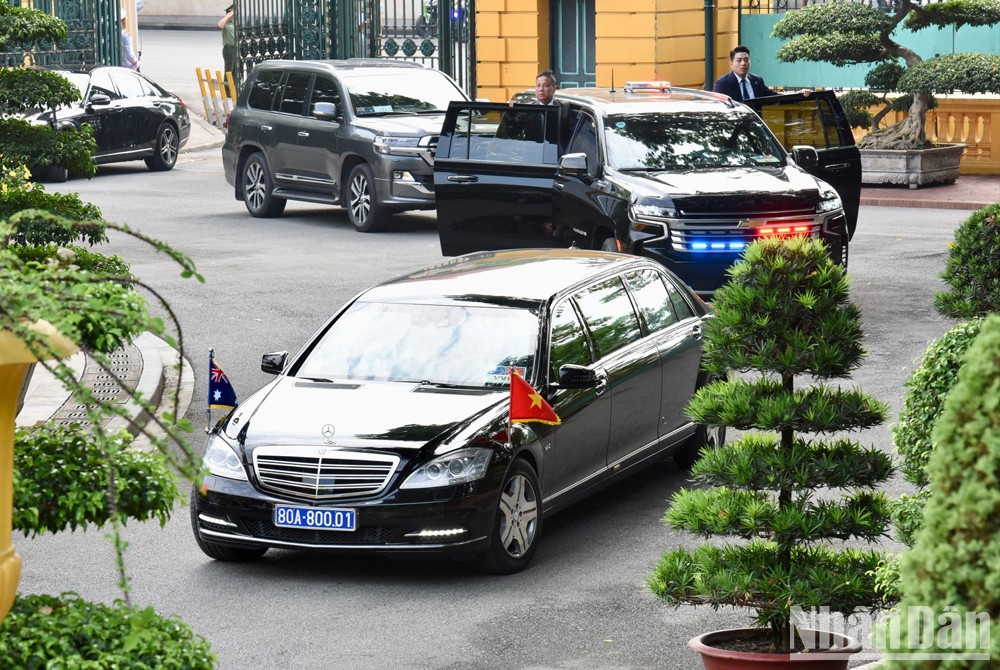 El primer ministro australiano, Anthony Albanese, y su comitiva llegan al Palacio Presidencial. El primer ministro australiano, Anthony Albanese, y su comitiva llegan al Palacio Presidencial.