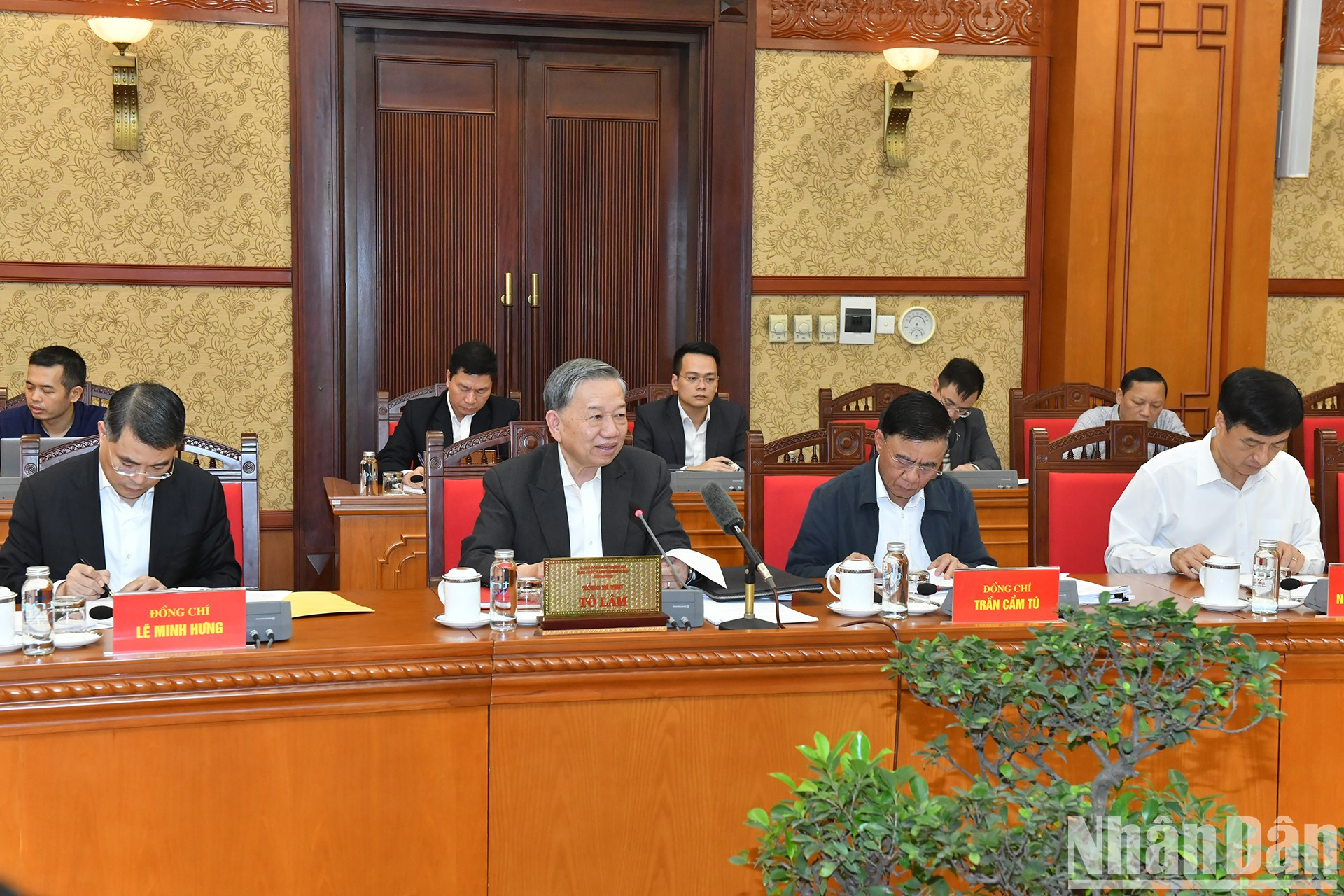 To Lam habla en el evento. To Lam habla en el evento.