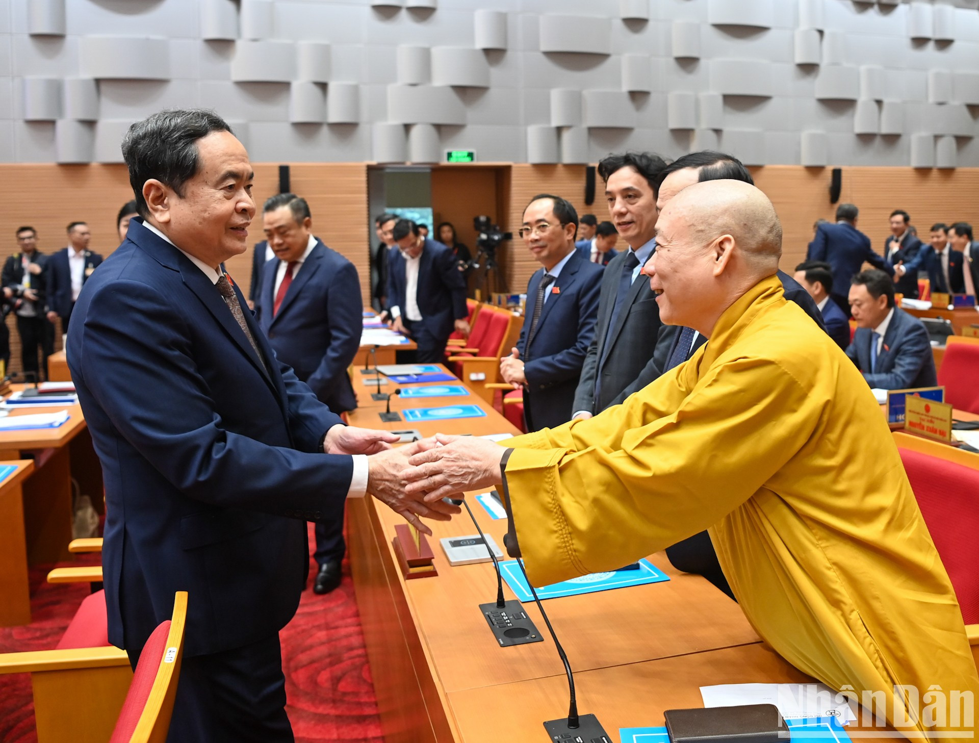 Thanh Man con los delegados en el evento. Thanh Man con los delegados en el evento.