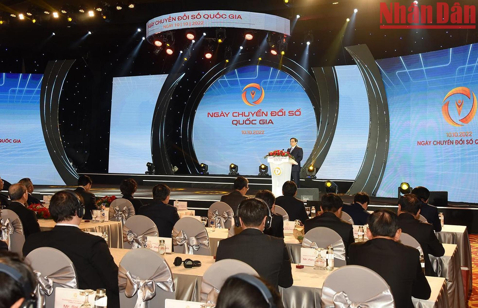 Expresó su confianza en que este proceso generará muchos cambios positivos, contribuyendo a construir una economía independiente y autosuficiente asociada a la integración internacional amplia, sustancial y efectiva por un Vietnam poderoso y próspero.