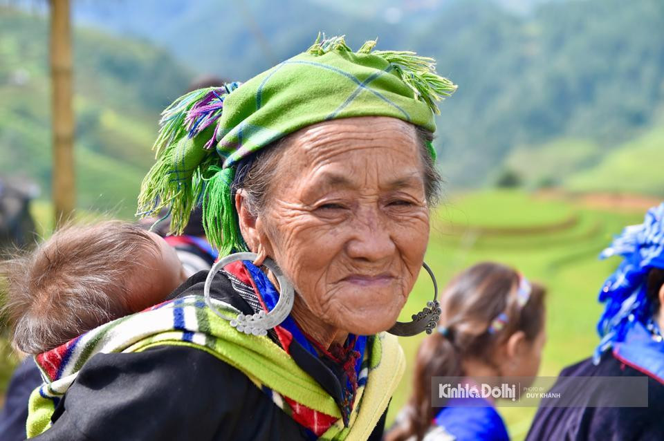 Los visitantes no solo pueden admirar el hermoso paisaje de las terrazas de arroz, sino también conocer la cultura, las costumbres y la historia de las minorías étnicas de Mu Cang Chai .