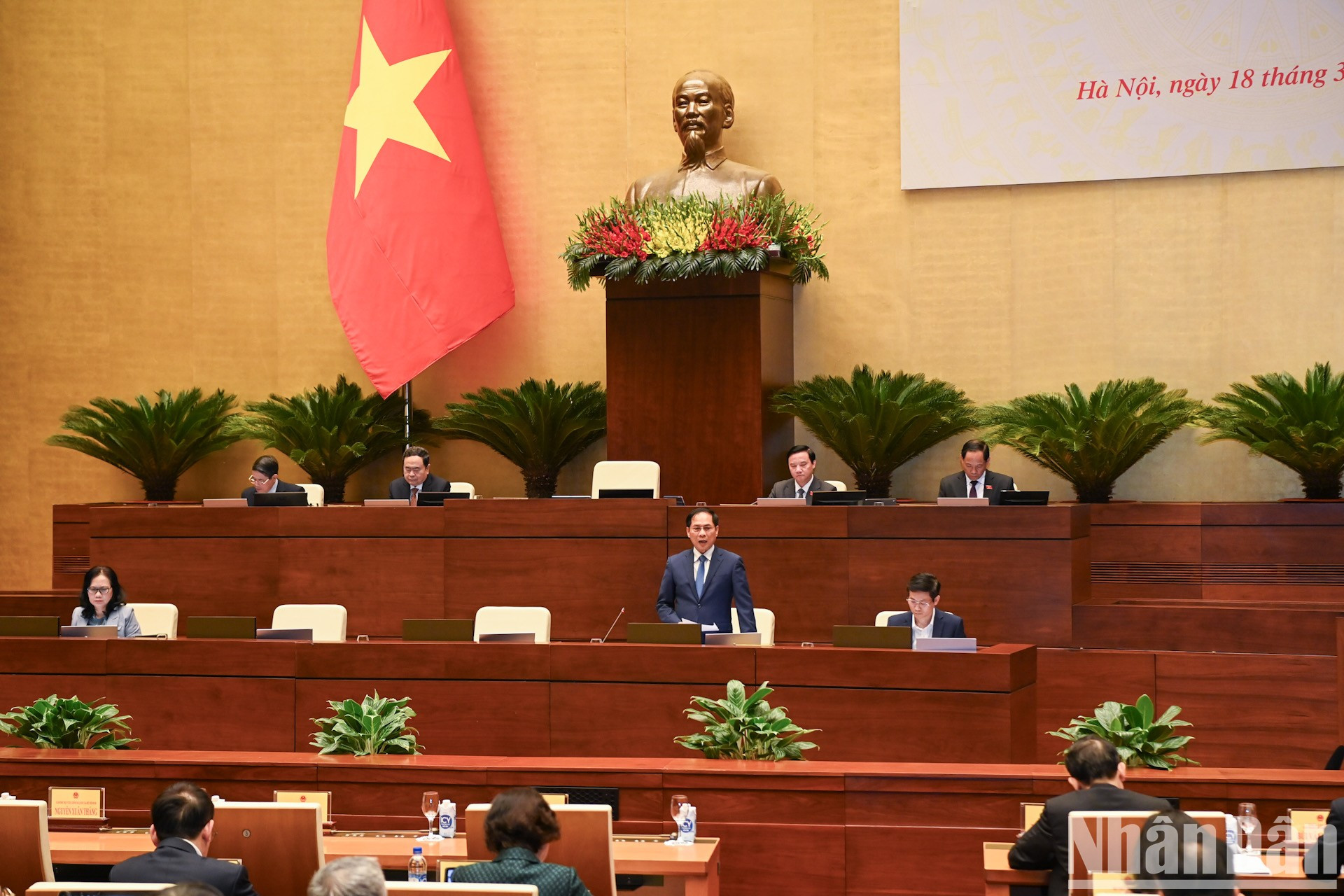 Habla Bui Thanh Son, ministro de Relaciones Exteriores. Habla Bui Thanh Son, ministro de Relaciones Exteriores.