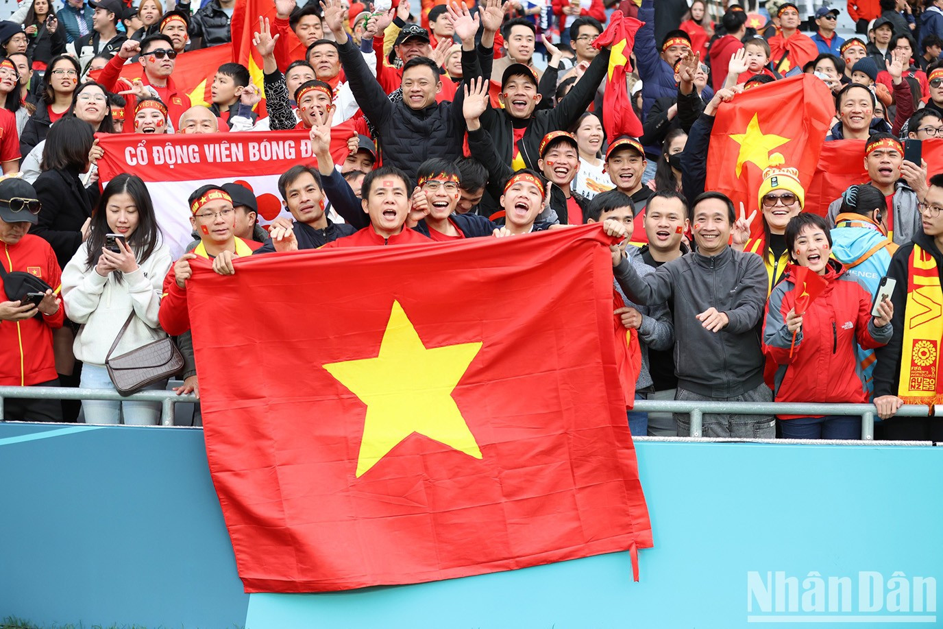 El color rojo colma las gradas del Estadio Eden Park en el partido inaugural del equipo femenino de Vietnam contra Estados Unidos el 22 de julio. (Foto: Duc Dong) El color rojo colma las gradas del Estadio Eden Park en el partido inaugural del equipo femenino de Vietnam contra Estados Unidos el 22 de julio. (Foto: Duc Dong)
